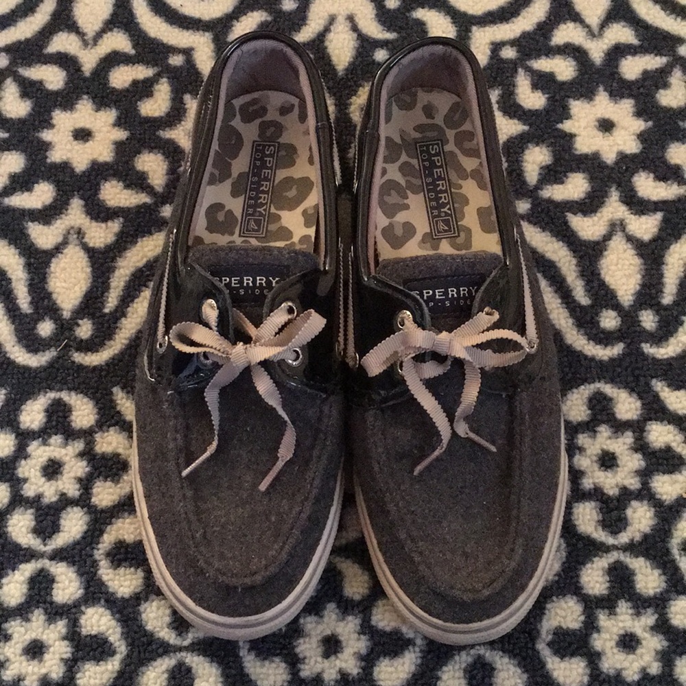 Dark gray/black patent size 8 Sperry's!